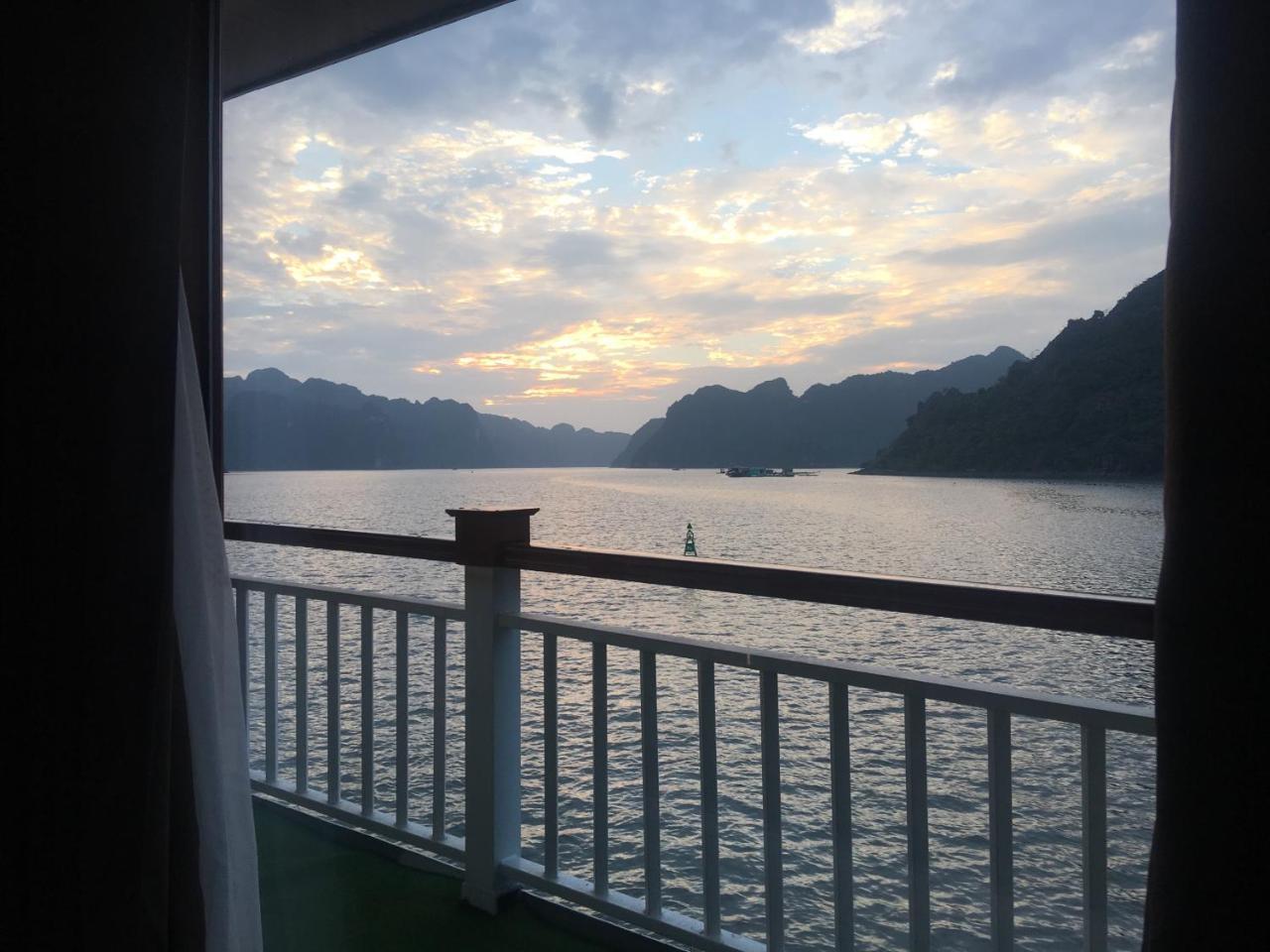 Calypso Cruises Hotell Cat Hai Eksteriør bilde